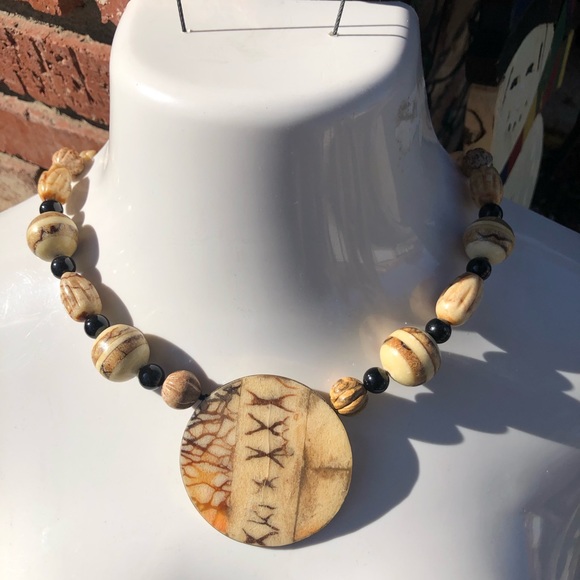 Jewelry - Vintage Ethnic Bead Necklace